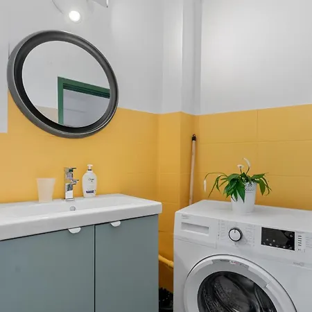 11 Apartment *