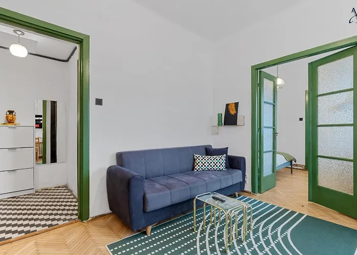 11 Apartment